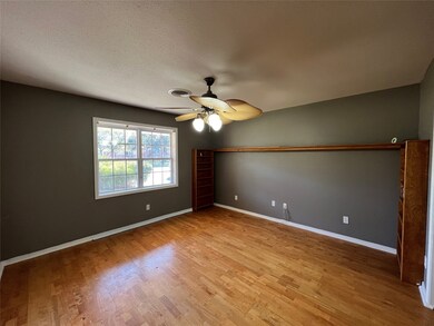 1714 W Adoue St, Alvin, TX 77511 - photo 3