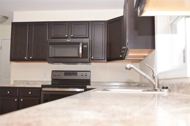 93 Millers Farm Dr unit 16, Rochester, NH 03868 - photo 4