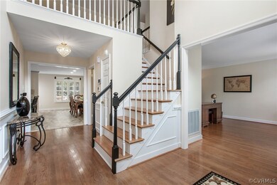 Foyer/Entry way area open to the spacious formal l