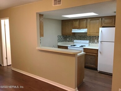 7651 Jana Ln N, Jacksonville, FL 32210 - photo 4