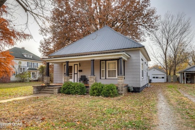 523 S Florida Ave, Columbus, KS 66725 - photo 2