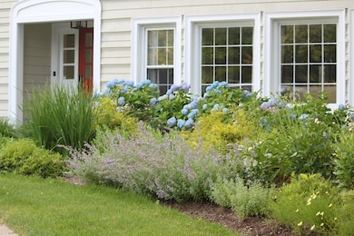 665 Clapboardtree St, Westwood, MA 02090 - photo 3