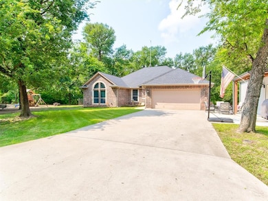 941 Timber Wild Dr, Weatherford, TX 76087 - photo 2