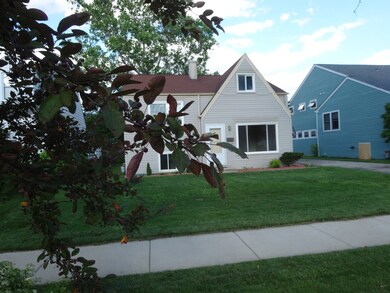 961 S Spring Rd, Elmhurst, IL 60126 - photo 2