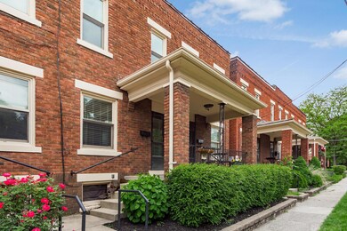 T 42 W Kossuth St00051