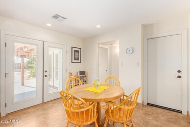 eat in kitchen
