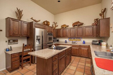 4 Kitchen