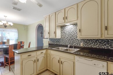 1209 1209 Hubbard Dr, Tyler, TX 75701 - photo 3