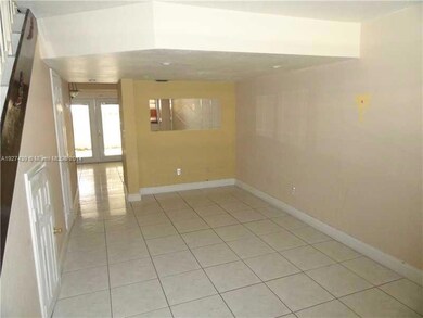 2212 W 53rd Place unit 2212, Hialeah, FL 33016 - photo 3