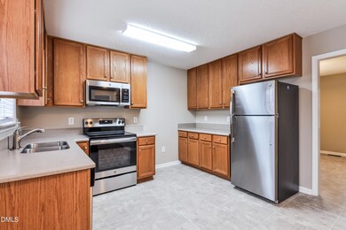 76 Gray Ghost St, Benson, NC 27504 - photo 6