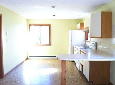 8210 Murray Ln, Tobyhanna, PA 18466 - photo 4