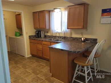 626 W Arizona Ave, Homedale, ID 83628 - photo 3