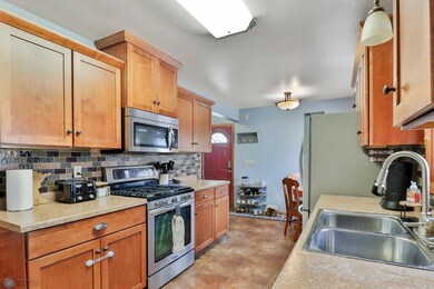 Kitchen1_3.JPG