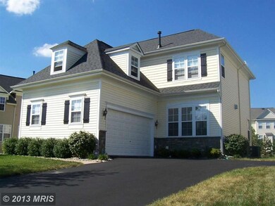 9271 Falling Water Dr, Bristow, VA 20136 - photo 2