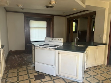 414 Homewood Ave SE, Warren, OH 44483 - photo 4