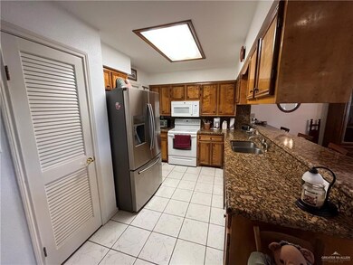 915 Citrus Dr, Alamo, TX 78516 - photo 2