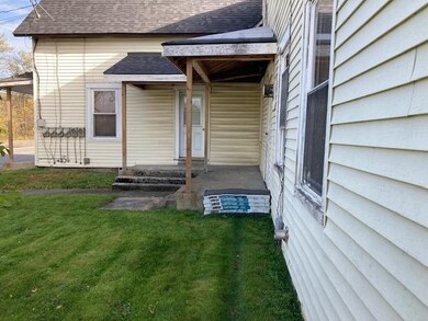 908 Washington St, Stewartstown, NH 03576 - photo 3