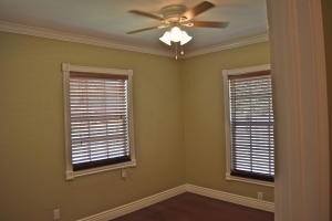 911 Ardmore Rd, West Palm Beach, FL 33401 - photo 3