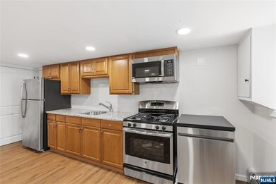 202 Knox Ave unit G, Cliffside Park, NJ 07010 - photo 4