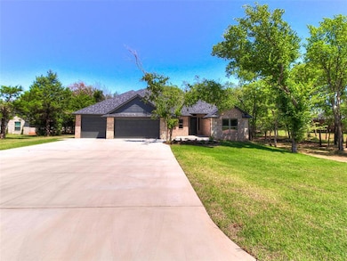 9070 Oak Tree Cir, Edmond, OK 73025 - photo 6