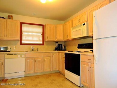 479 Hyland Dr, East Stroudsburg, PA 18301 - photo 3