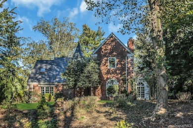 10 Soundview Crest, Manhasset, NY 11030 - photo 2