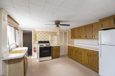 87 Mcwhorter St, Newark, NJ 07105 - photo 3