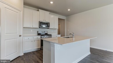 183 Forage Cir, Pottstown, PA 19464 - photo 7