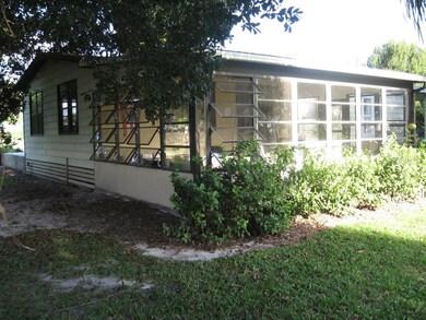 Shady FL room w ac