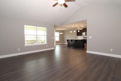 1668FeatherCrest04