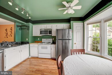 6304 Mary Todd Ct, Centreville, VA 20121 - photo 6