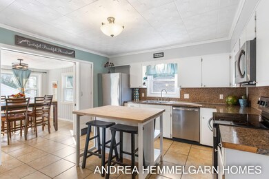 24-web-or-mls-245 N Jefferson St, Zeelan