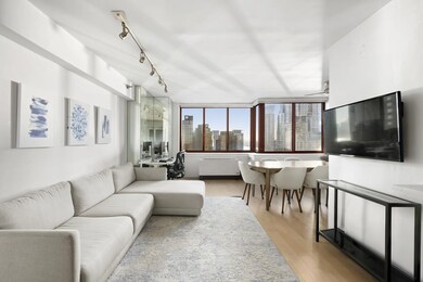 CityLights Building unit 26-J, Long Island City, NY 11109 - photo 3