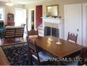 Dining Rm/ Living Rm