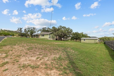 224 W Crabapple Rd, Fredericksburg, TX 78624 - photo 2
