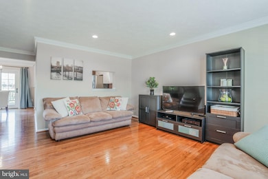 8041 Brightwood Ct, Ellicott City, MD 21043 - photo 2