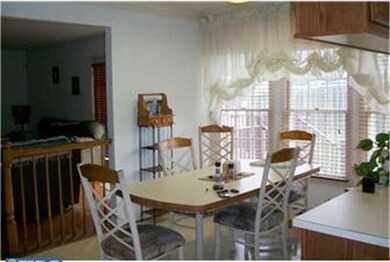 110 Juliet Rd, Morrisville, PA 19067 - photo 4