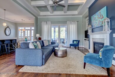 5621 Andrews Reach Loop-large-004-004-P5