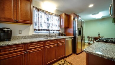 97 Arcadia Blvd, Springfield, MA 01118 - photo 5