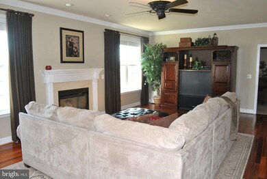 7310 Stoneleigh Ct, Hughesville, MD 20637 - photo 6