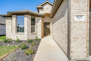 717 Hackamore St, White Settlement, TX 76108 - photo 2
