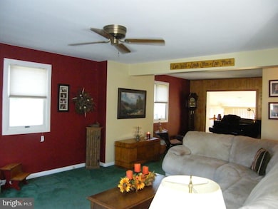 135 E Myrtle Ave, Feasterville Trevose, PA 19053 - photo 4