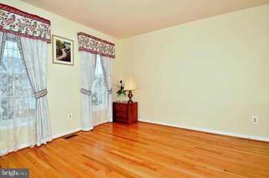 2452 Founders Way, Herndon, VA 20171 - photo 3