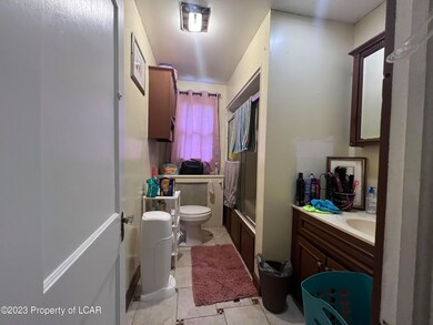 984 W 6th St, Hazleton, PA 18201 - photo 7