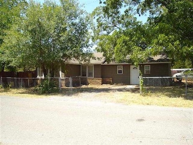 1228 N Oklahoma Ave, Shawnee, OK 74801 - photo 2