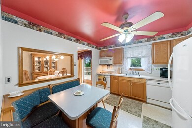 608 Sherry Dr, Sykesville, MD 21784 - photo 6