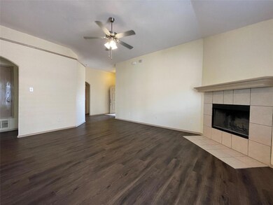 332 Sardius Blvd, Granbury, TX 76049 - photo 3