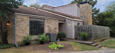 2004 Woodbrook St unit 20, Denton, TX 76205 - photo 2