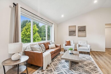 3-web-or-mls-A7403714