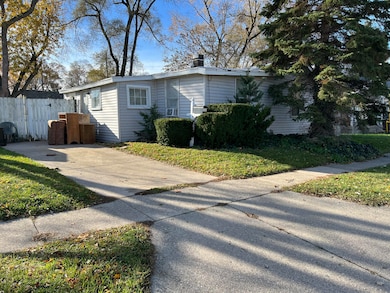 150 Frontenac St SE, Grand Rapids, MI 49548 - photo 2